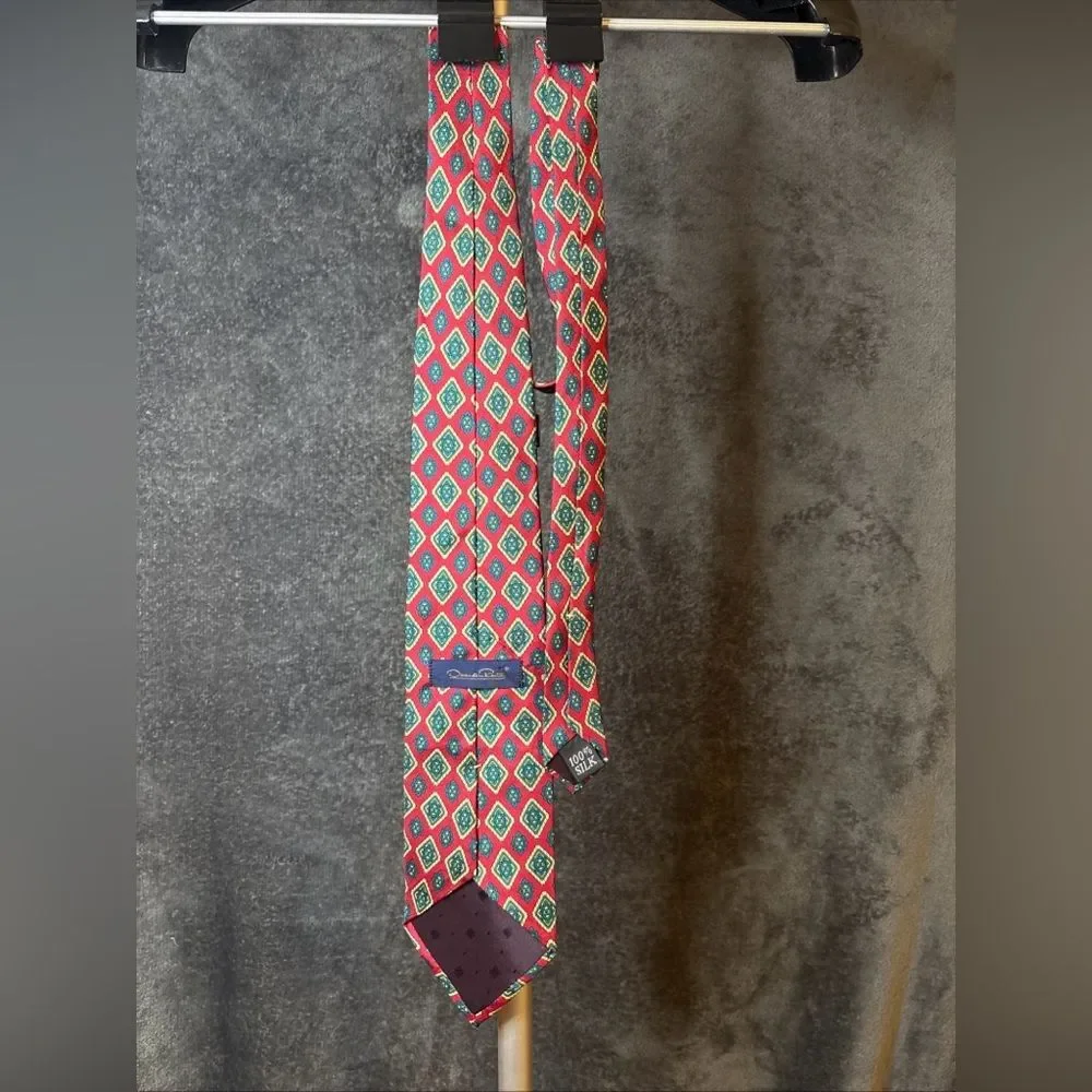 Oscar de la Renta Red and Blue Tie Sophisticated Style - Picture 4 of 11